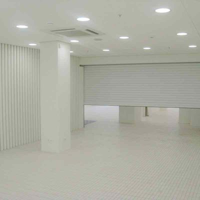โมเตอร์อลูมิเนียม Roll Up Shutter ประตู 1.2 มิลลิเมตร สําหรับร้านค้า